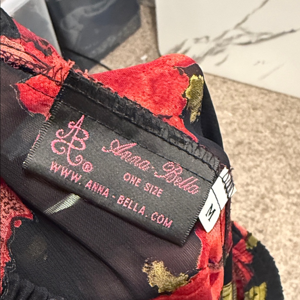 Vintage Anna-Bella Red and Black Floral Skirt. Size Medium - Picture 4 of 7